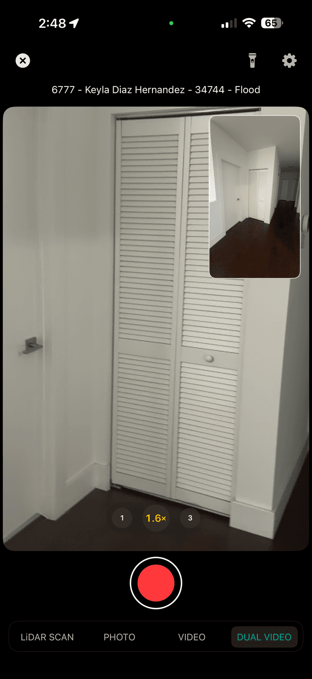 Estimatics iOS app in Dual Video mode recording with front and rear cameras simultaneously